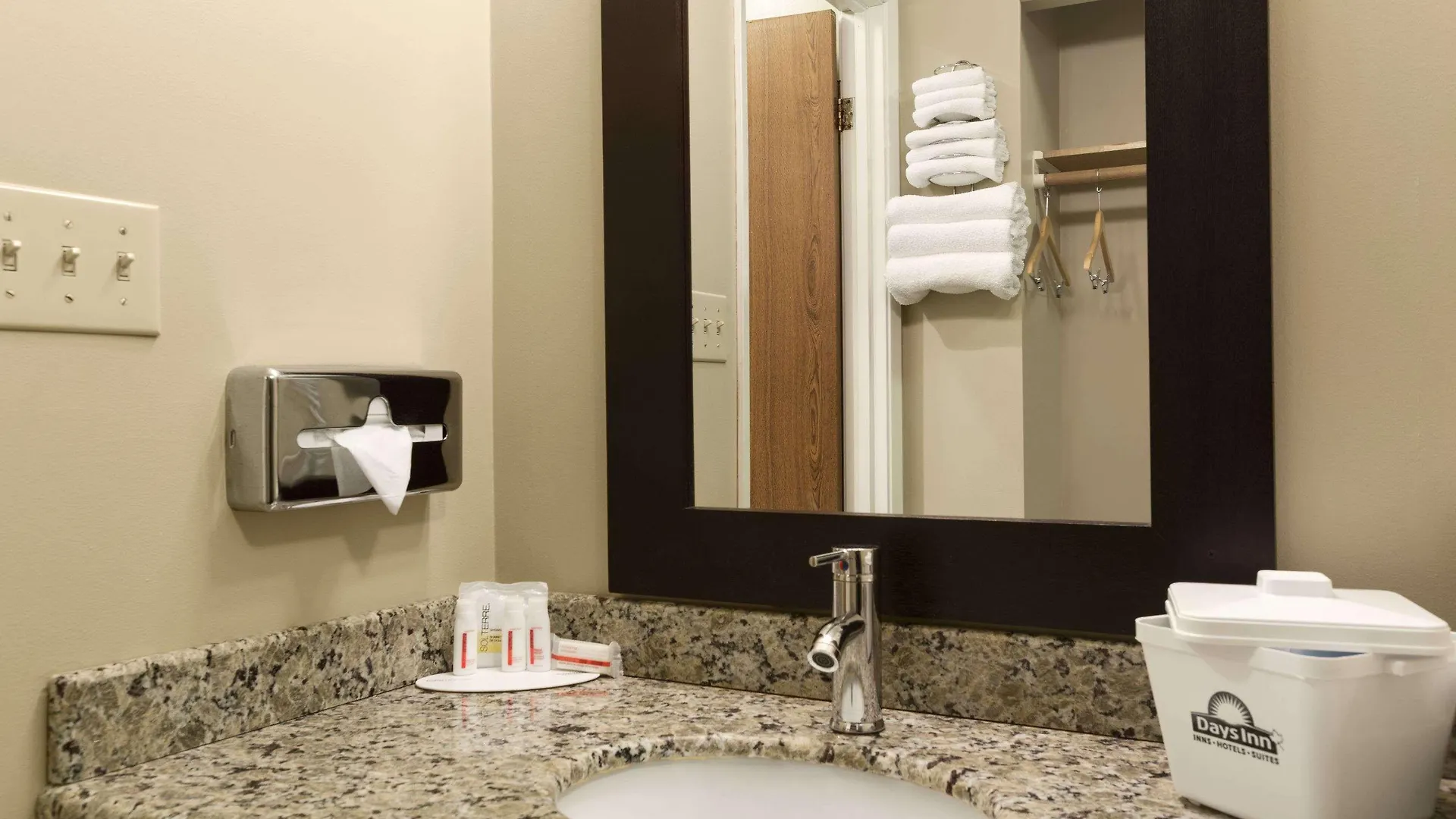 Days Inn By Wyndham Nanaimo Hotel