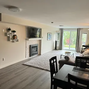 Bright Private Near Departure Bay Apartment